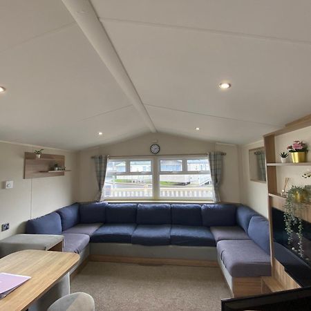 8 Bed Sun Decked Caravan Unlimited High Speed Wifi And Fun At Seawick Holiday Park Clacton-on-Sea Zewnętrze zdjęcie