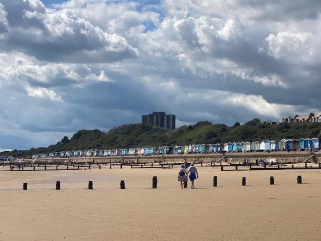 8 Bed Sun Decked Caravan Unlimited High Speed Wifi And Fun At Seawick Holiday Park Clacton-on-Sea Zewnętrze zdjęcie