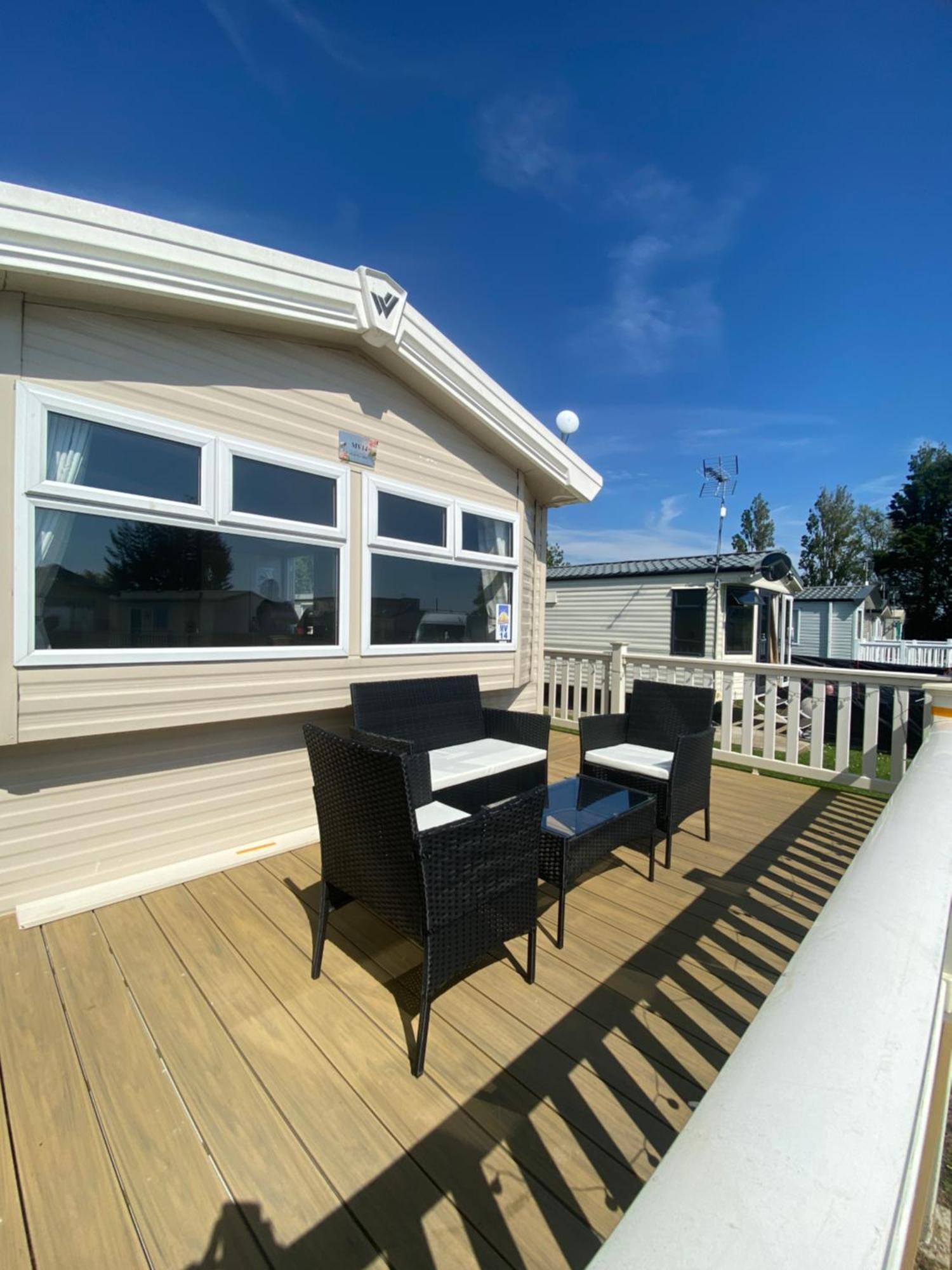 8 Bed Sun Decked Caravan Unlimited High Speed Wifi And Fun At Seawick Holiday Park Clacton-on-Sea Zewnętrze zdjęcie